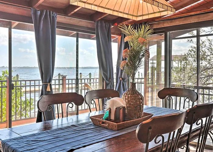 Riverfront Merritt Island Bungalow W/ Dock & Deck