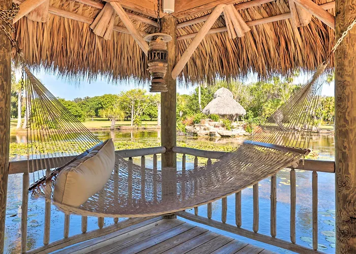 Riverfront Merritt Island Bungalow W/ Dock & Deck