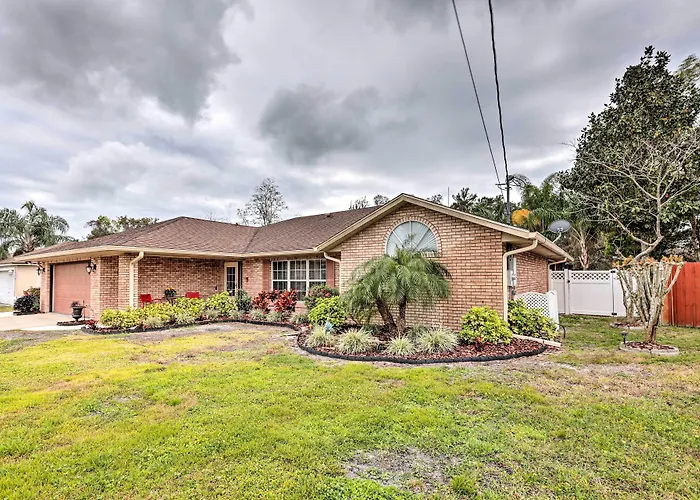 Centrally Located Deltona Home With Pool & Yard