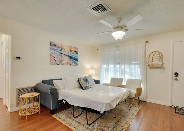 Calming Getaway: 9 Mi To Clearwater Beach!