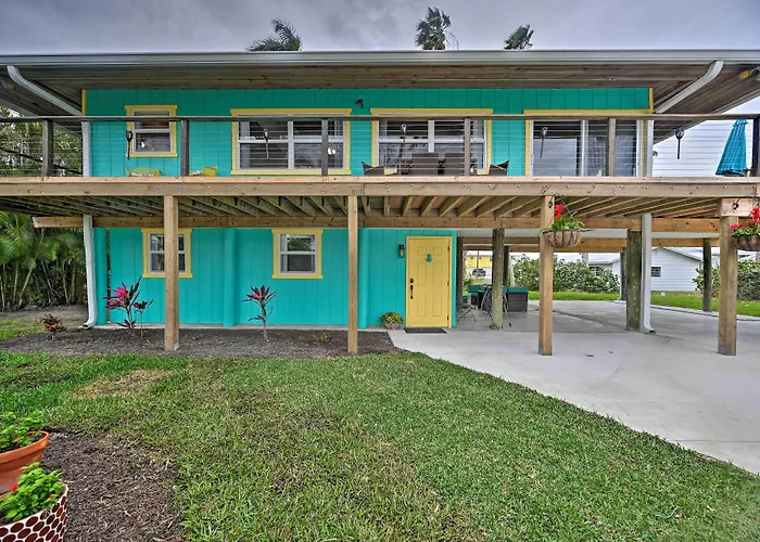 Everglades Getaway W/ Deck & Water Views!