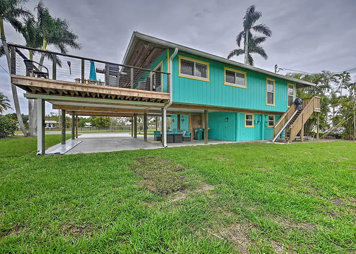 Everglades Getaway W/ Deck & Water Views!