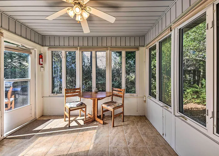 Family-Friendly Home Near Destin Beaches