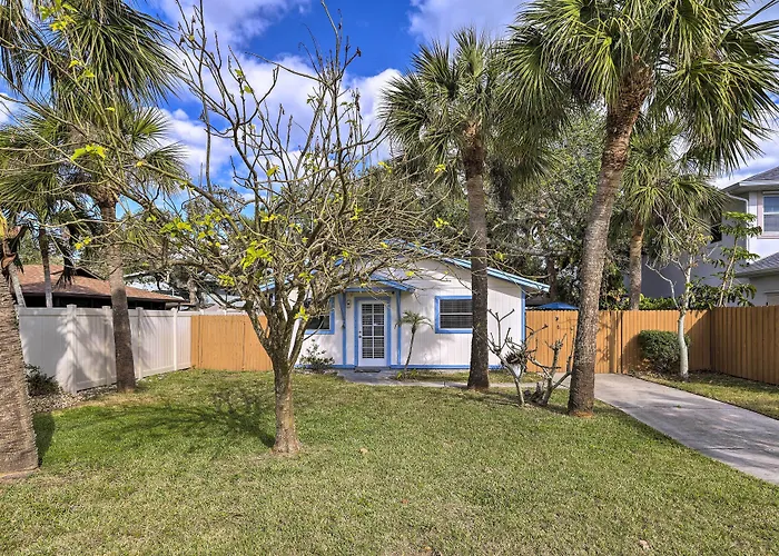 Cape Canaveral Cottage W/ Hot Tub: Walk To Beach