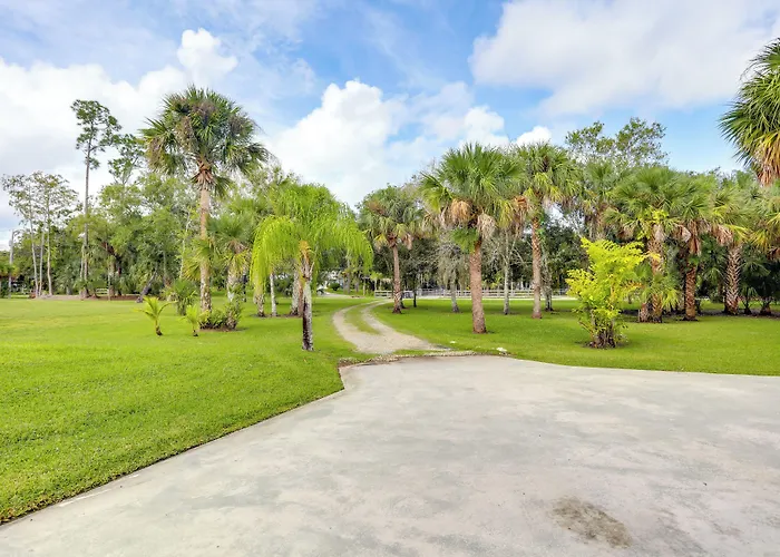 Jupiter Cottage W/ Patio, Gas Grill & Fire Pit!