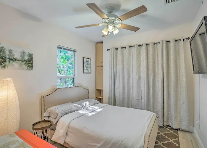 Lovely Cottage Near Downtown Stuart & Beaches
