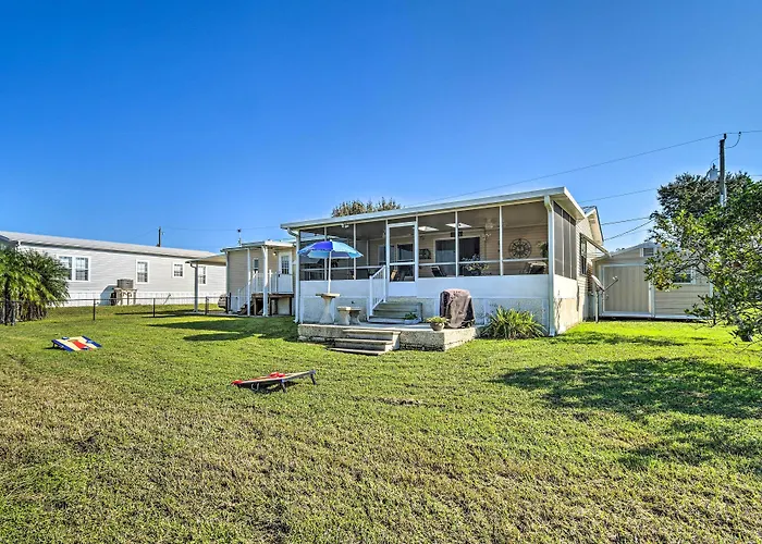 Sunny Waterfront Welaka Home W/ Private Dock!
