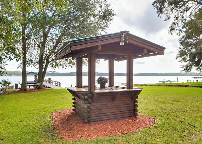Lake Broward Cabin W/ Private Boat Launch & Dock!