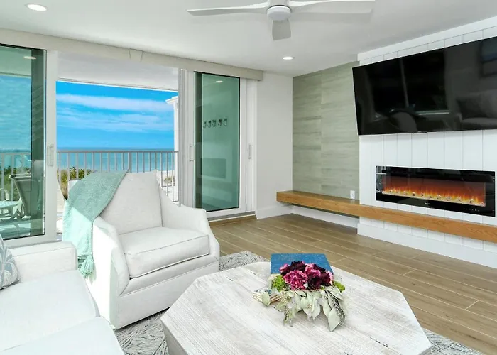 Laplaya 206C: Gulf View End Unit with Private Beach Access