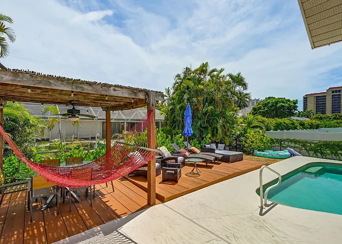 Walk To Beach & Jw Marriott | Heated Pool