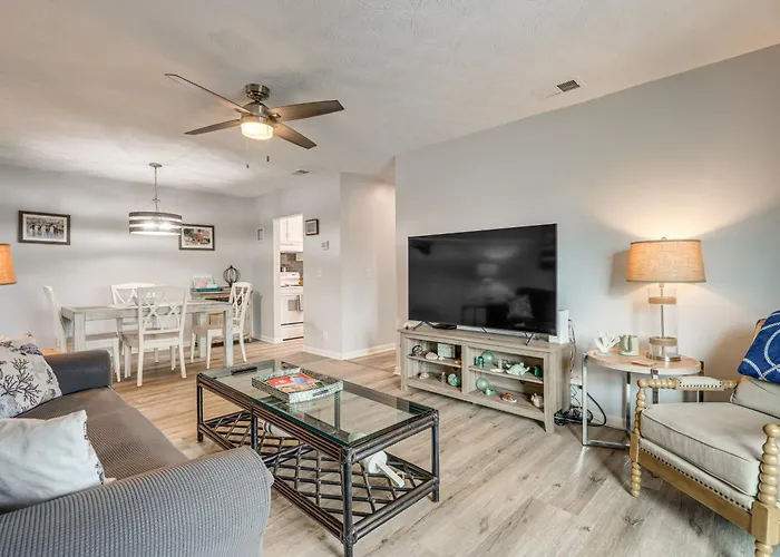 < Half-Mi To Fort Clinch Beach! Condo W/ Balcony
