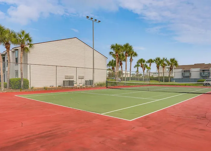 < Half-Mi To Fort Clinch Beach! Condo W/ Balcony