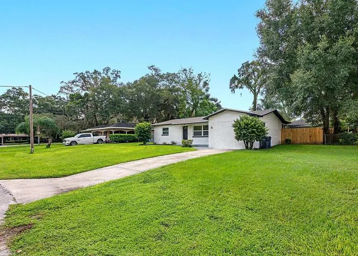 Renovated 3Br, Fenced Yard, Brandon Sleeps 8, 20 Min To Tampa, Monthly Ok