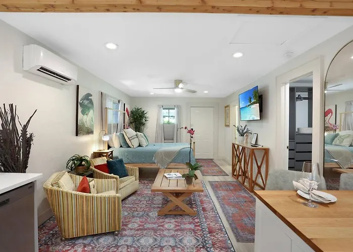 The Poe - Stylish Studio In Downtown High Springs