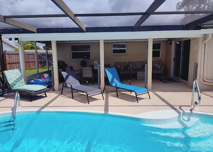 Heated & Screened In Pool