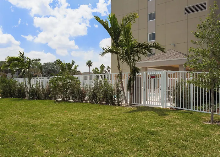 Candlewood Suites Miami Intl Airport - 36Th St By Ihg