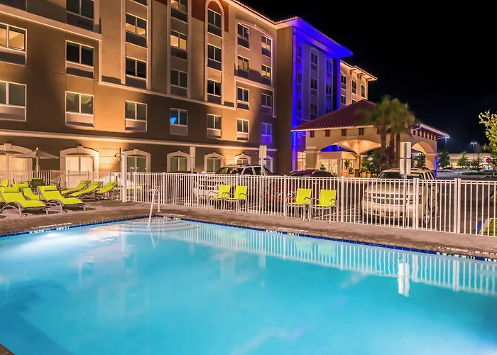 Holiday Inn Express & Suites - St. Petersburg - Madeira Beach By Ihg