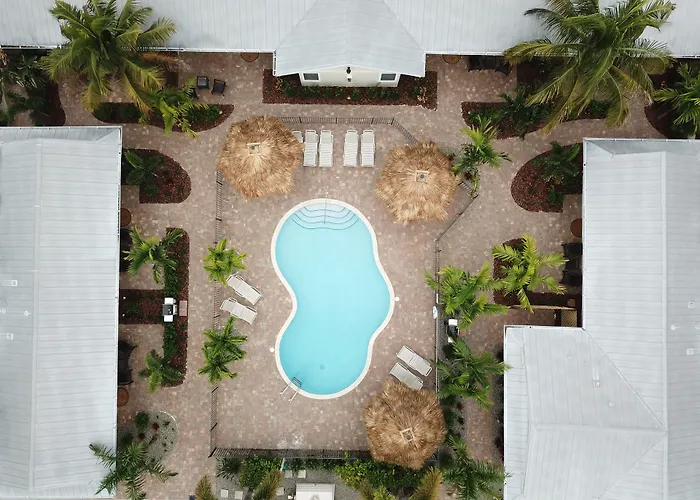 Twin Palms At Siesta