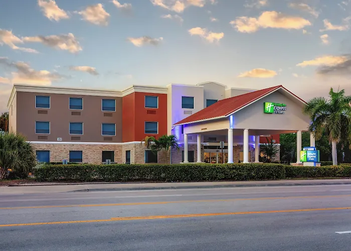 Holiday Inn Express & Suites Lantana By Ihg