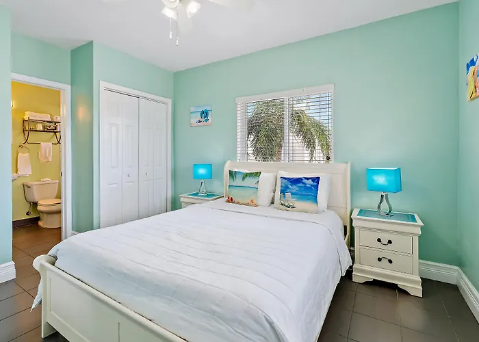 Hollywood Beachside Boutique Suite