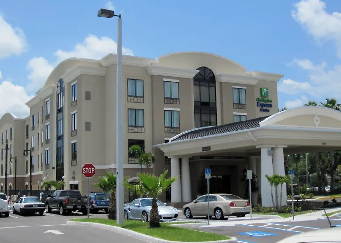 Holiday Inn Express Hotel & Suites Tampa-Usf-Busch Gardens By Ihg