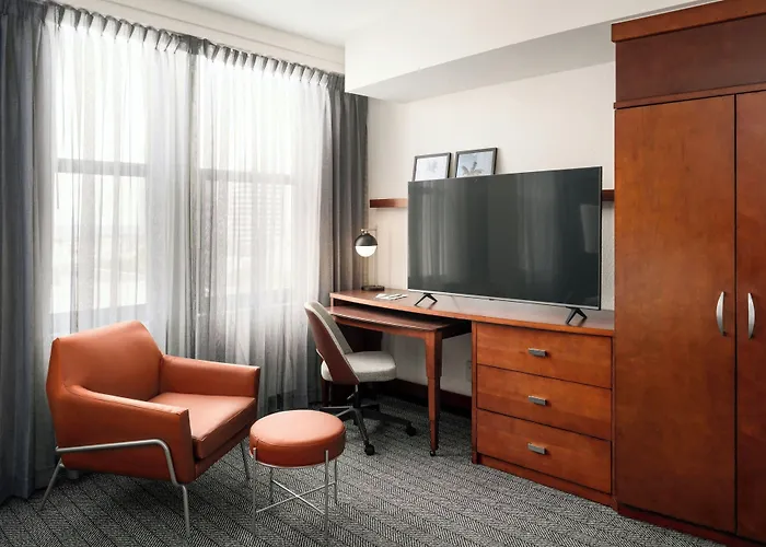 Courtyard By Marriott St. Petersburg Downtown