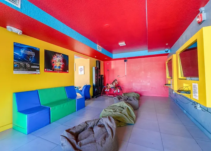 Ramada By Wyndham Flamingo Water Park