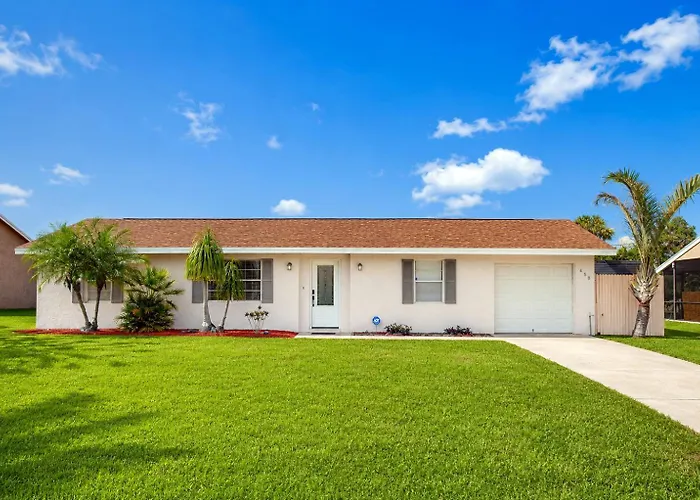 3 Bedrooms 2 Baths Pool Home Available For Longer Stays!!!