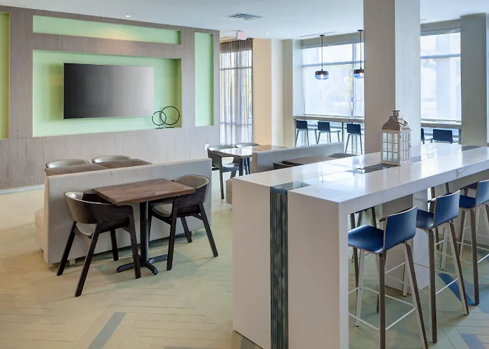 Holiday Inn Express & Suites Orlando At Seaworld By Ihg - With Free Shuttle Service To Seaworld Parks