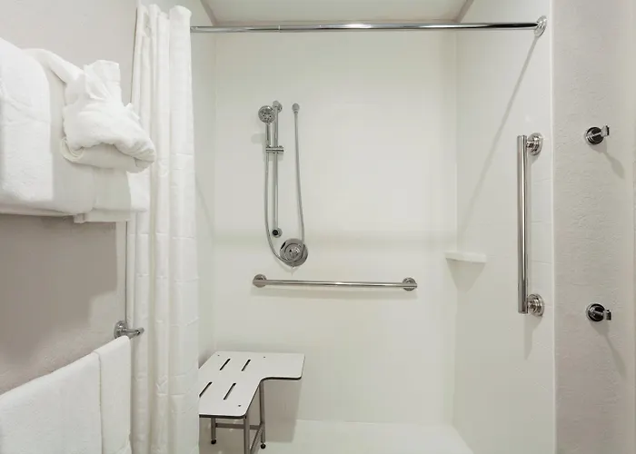 Holiday Inn Express Hotel & Suites Fort Lauderdale Airport/Cruise Port By Ihg