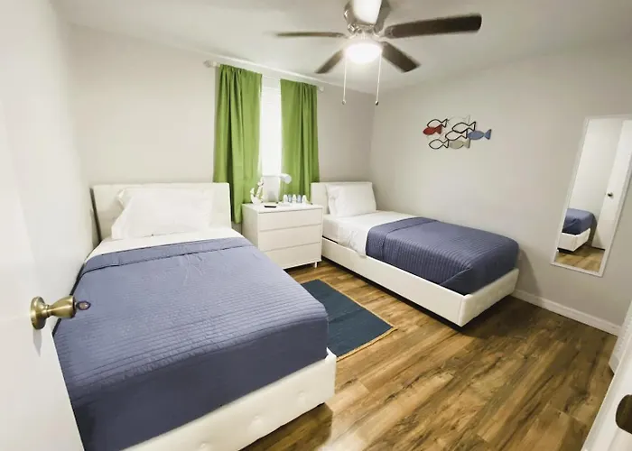 Family Getaway Near Beaches Sleeps 8
