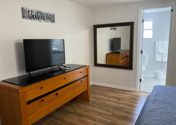 Family Getaway Near Beaches Sleeps 8