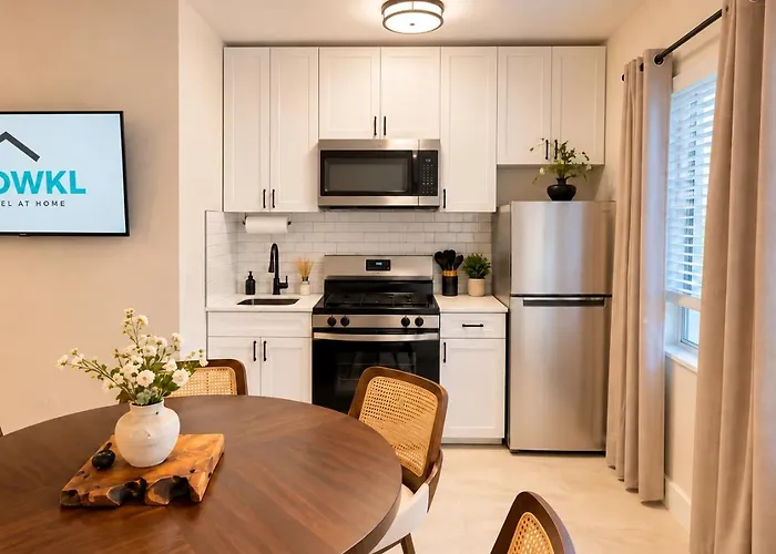 Bayview Regency Apartments By Lowkl