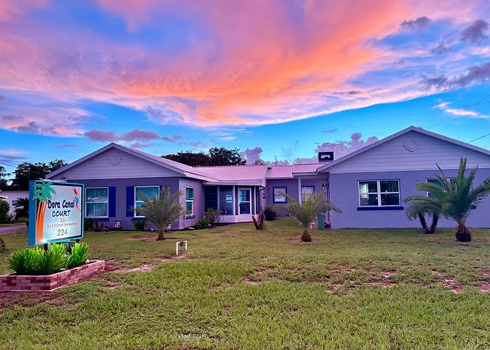 Cottage 31, Hibiscus Hut - Dora Canal Court - A Downtown, Waterfront Community