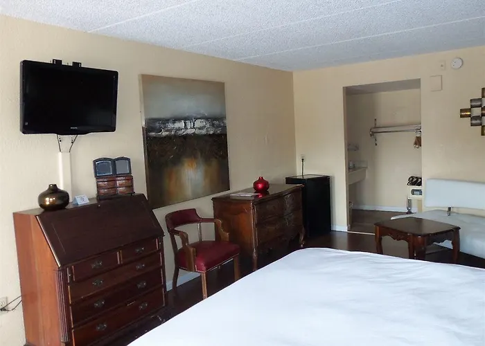 Claremont Kissimmee Hotel
