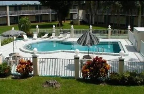 Knights Inn - Bradenton