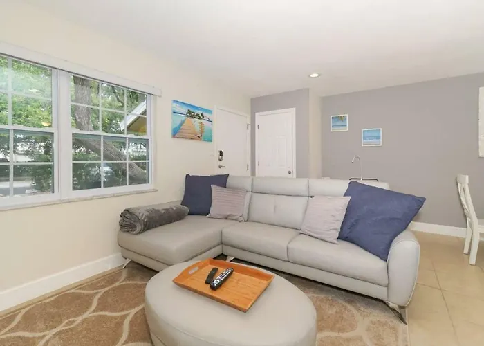 Lovely Cottage - Close To Siesta, Shops & Dining