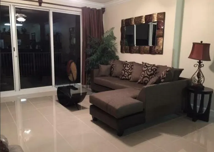 Ocean Reef 2 Bedroom/2 Bath!