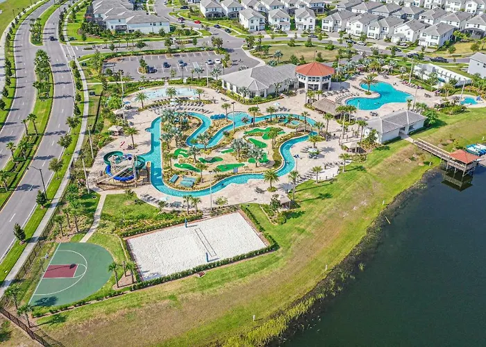 Only 5 Miles From Disney! Free Water Park! 2 Bed, 2 Bath Condo, Sleeps 8