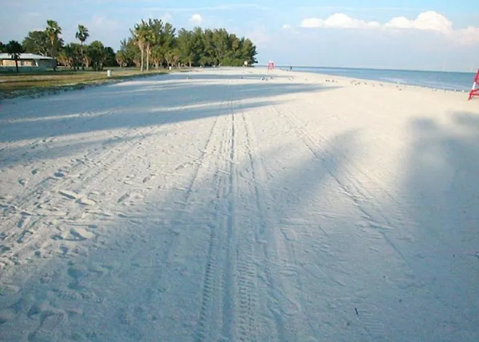 Wander Residence Condo Near Fort Desoto