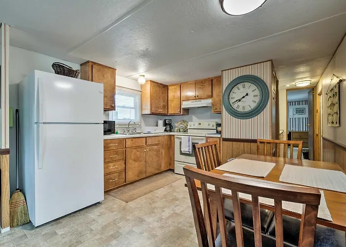 Cabin W/ Fire Pit, Walk To Steinhatchee River!