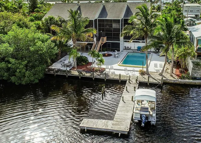 Waterfront Matlacha Condo W/ Patio & Pool Access