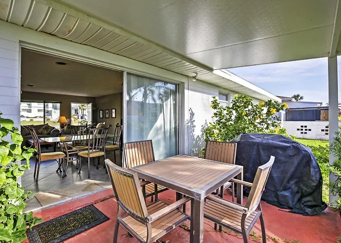 Pet-Friendly Daytona Beach Home, Walk To The Ocean