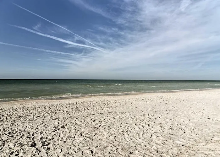 Walk To Shore: Holmes Beach Home W/ Pool & Hot Tub