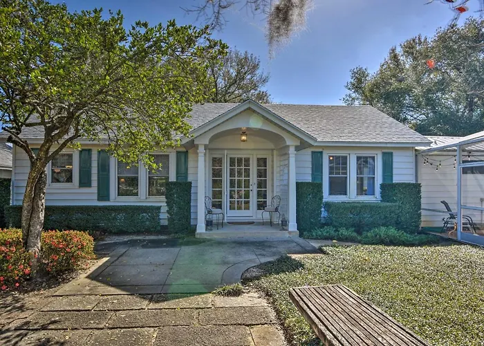 Cottage W/ Private Pool - Walk To Lake Wales!
