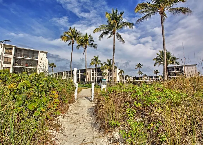 Sanibel Island Studio: Pool Access, Walk To Beach